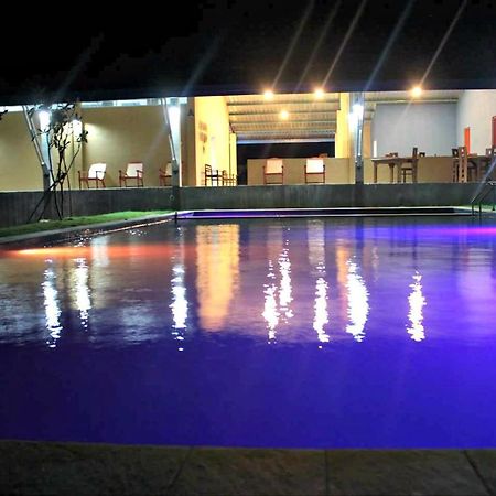 Rho Sigiriya Lake Edge Retreat Kibissa Exterior photo
